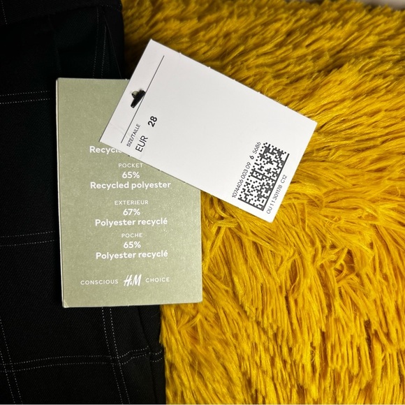 H&M Black Dress Pants with Slim Fit and Smooth Fabric - Picture 2 of 5